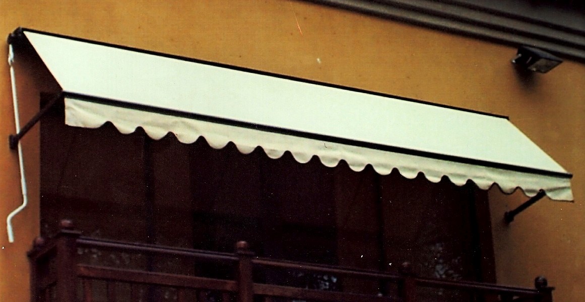 Sun Projects Fall Arm Awning for both commercial and residential use as the second image for the website